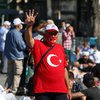 В Турции ужесточают карантин и вводят комендантский час
