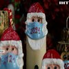 У Греції виготовили свічки з Санта-Клаусом эпохи коронавірусу