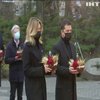 Президент України разом з дружиною вшанували пам'ять жертв Голодомору