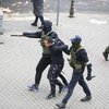Протесты в Беларуси: силовики проводят жесткие задержания (видео)