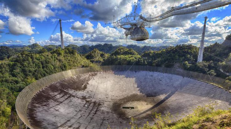 Радиотелескоп Аресибо помогал искать внеземные цивилизации