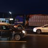 В Киеве грузовик возле метро насмерть переехал пешехода