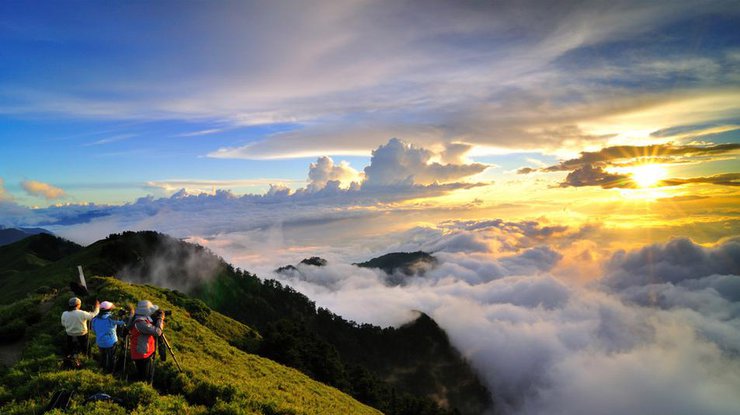 Восход в горах/ Фото: Винсент Тинг