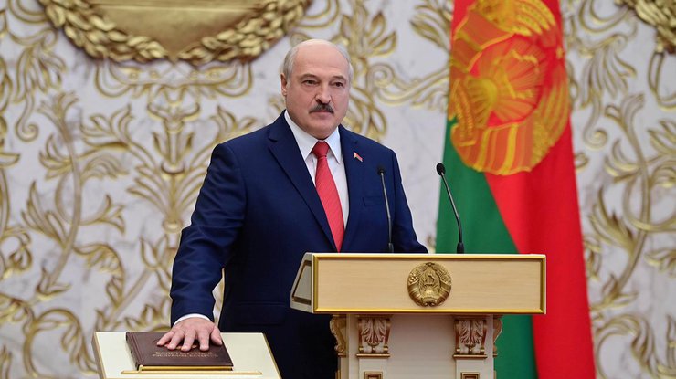 Лукашенко назвал внешнее вмешательство причиной протестов