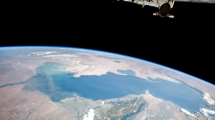 Каспийское море - крупнейший непресноводный водоем, не имеющий сообщения с Мировым океаном