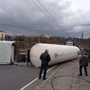В Житомире перевернулась цистерна с газом: жителей экстренно эвакуировали
