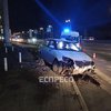 Неуправляемый автомобиль "летел" 40 метров: в Киеве таксист умер за рулем (фото)
