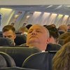 Летел эконом-классом: президента Молдовы заметили в самолете из Киева