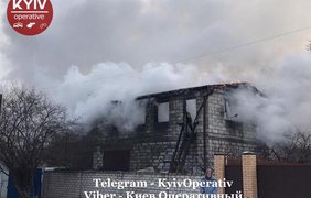 Пожар на СТО/ Фото: Киев Оперативный 
