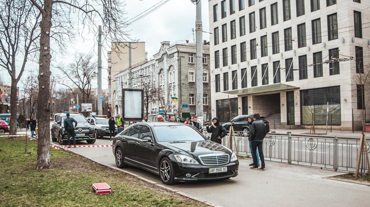 В Киеве обстреляли авто/ Фото: "Информатор"