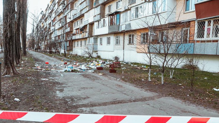 Девушка выбрасывала вещи / Фото:informator