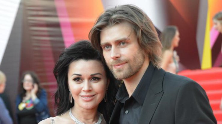 Анастасия Заворотнюк с мужем/ Фото: cosmo.ru