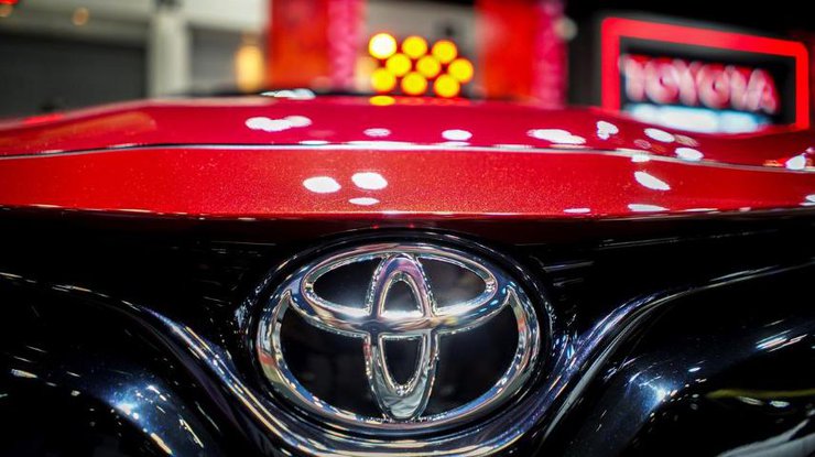 Логотип Toyota на Бангкокском автосалоне 2019 года/REUTERS