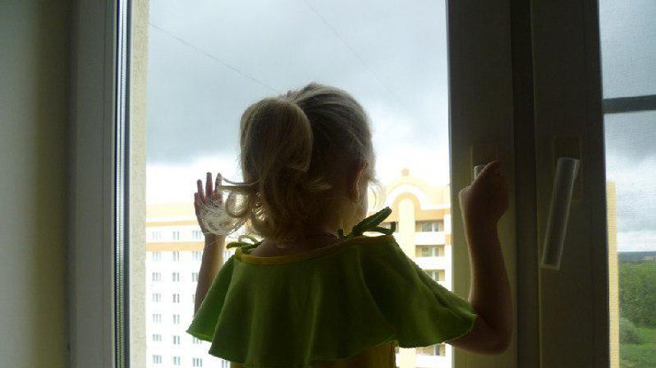 В Одессе мать вытолкнула дочь из окна и выпрыгнула следом/ Фото: hronika.hyser.com.ua