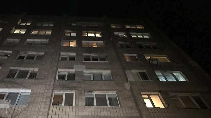 В Киеве мужчина выпрыгнул из окна 7-го этажа/ Фото: "Информатор"