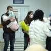 У Кропивницькому виписали з лікарні мати з чотирма донечками-близнючками