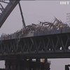 Буревій обвалив будівельні конструкції Подільського мосту у Києві