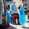 В Испании резко выросла смертность от коронавируса, число погибших приближается к 14 тысячам