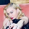 Мадонна "взорвала" сеть жаркими фото в белье