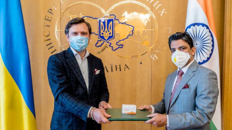 Индия передала Украине препарат для борьбы с коронавирусом/ Фото: mfa.gov.ua