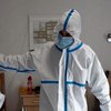Защитные костюмы для медиков до сих пор не прибыли в Украину