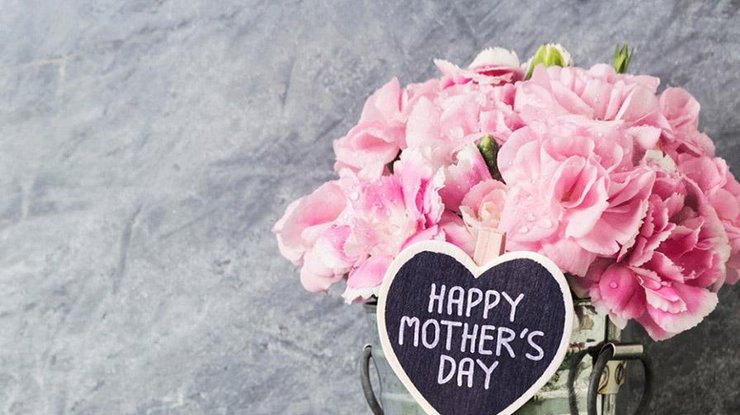 Сценарий ко Дню матери: «Сердца для наших мам…»