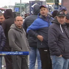 Протест через посилки: маршрутники перекрили рух на кордоні