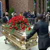 В США похоронили убитого афроамериканца (видео)
