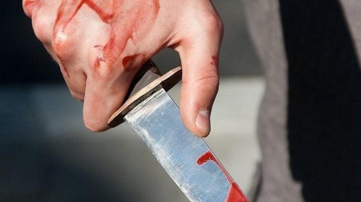 Фото: мужчина напал с ножом / fakty.ua
