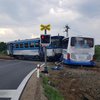 Жуткая авария на железной дороге: поезд сбил пассажирский автобус (фото)