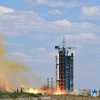 Китай вывел на орбиту три спутника