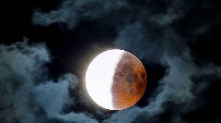Лунное затмение/ Фото: tovarysh.life