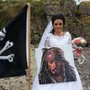 Идеальные отношения: женщина вышла замуж за пирата-призрака