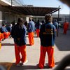 Заключенные совершили массовый побег из тюрьмы (видео)