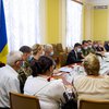 "Всех вернем - кто живой и неживой": Зеленский встретился с членами семей погибших защитников Украины