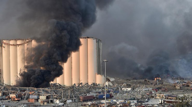 Последствия взрыва в Бейруте / Фото: Wael Hamzeh/EPA