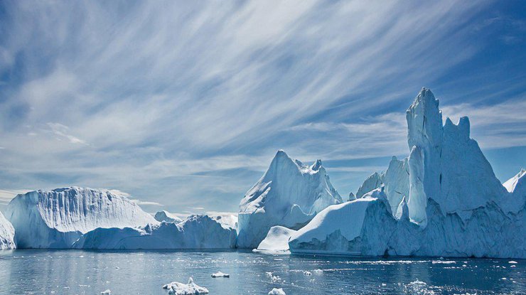 От Гренландии откололся огромный айсберг/ Фото: russiaedu.ru