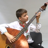 Хлопець з Києва у 13 років опанував 11 музичних інструментів