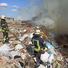 В Киеве горит свалка предприятия (фото)