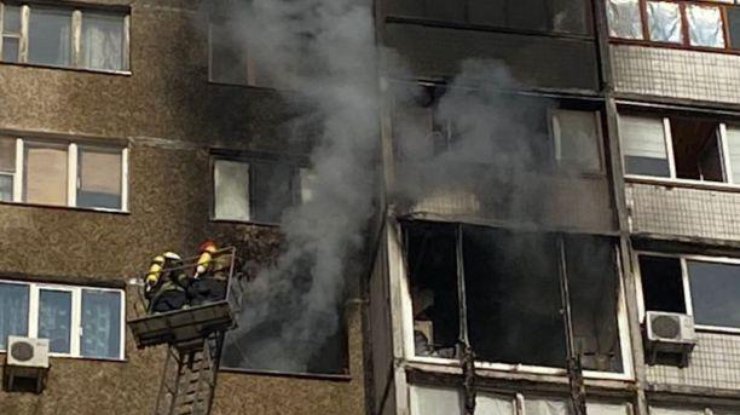 Ликвидация пожара в доме в Деснянском районе / Фото: dsns.gov.ua