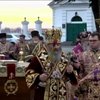 У Києво-Печерській Лаврі святковими богослужіннями відзначили православне свято Воздвиження Христа Господнього