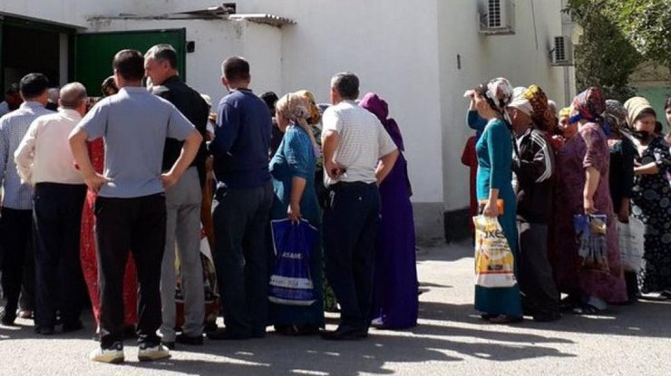 В Турменистане хлеб продают по справке/ Фото: tengrinews.kz