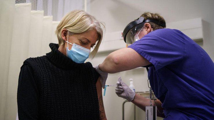 Вакцинация от коронавируса/ Фото: Getty Images