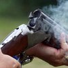 Похвастался ружьем: мужчина случайно застрелил сожительницу при детях 