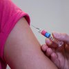 В Израиле начали вакцинировать школьников от COVID-19 