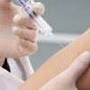 Пациентке по ошибке ввели пятикратную дозу вакцины от COVID