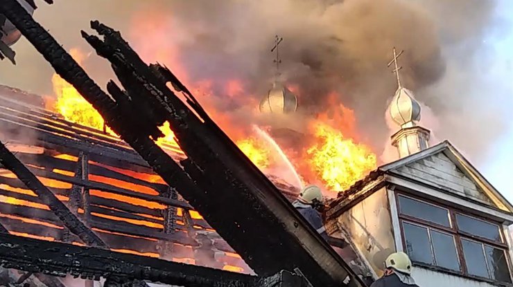 Пожар удалось локализовать в 15:40 и полностью ликвидировать в 15:52/ фото: ГСЧС Украины