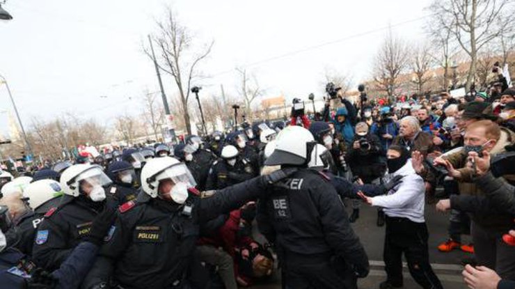 Полиция Вены разогнала активистов/фото: austria-today