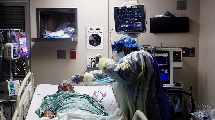 В Греции врач попал в реанимацию после вакцинировани/фото: rbc