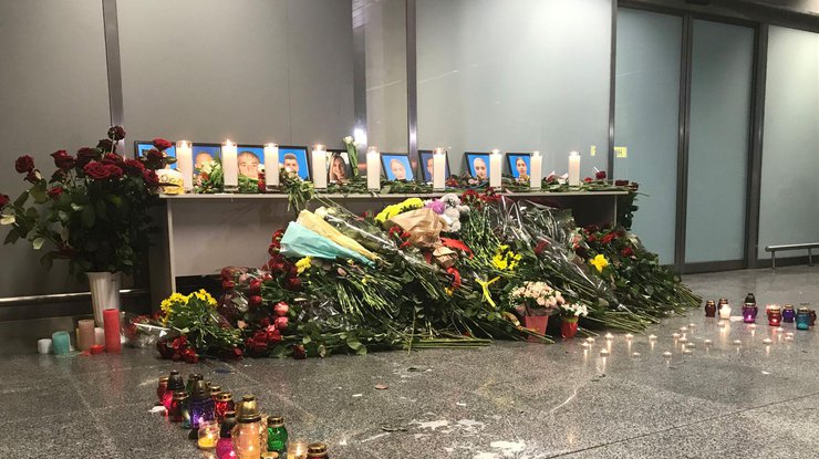 Представители дипломатических ведомств выразили Украине глубочайшие соболезнования/ фото: Hromadske